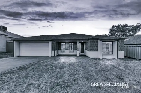 Property photo of 14 Eyre Place Pakenham VIC 3810