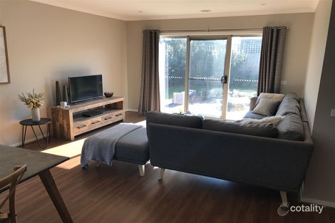 Property photo of 11 Macreadie Drive Berwick VIC 3806