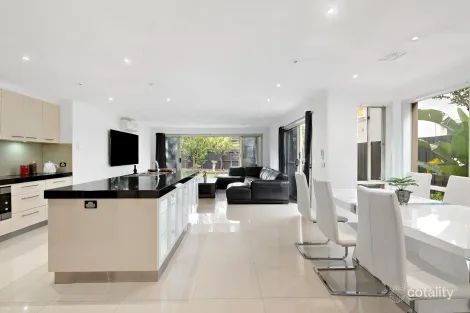 Property photo of 22 Parkview Crescent Hampton East VIC 3188