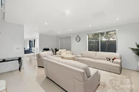 Property photo of 22 Parkview Crescent Hampton East VIC 3188