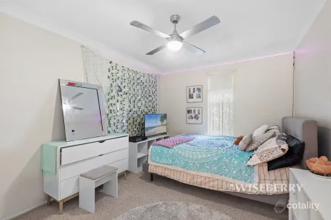 Property photo of 1A Teragalin Drive Chain Valley Bay NSW 2259