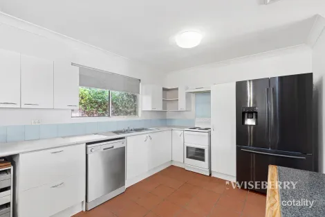 Property photo of 1A Teragalin Drive Chain Valley Bay NSW 2259