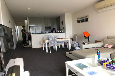 Property photo of 410/3 Como Crescent Southport QLD 4215