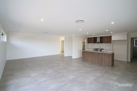 Property photo of 5 Parklands Way Orange NSW 2800