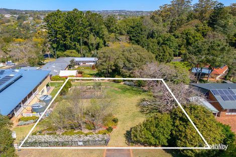 4 Warana Ave, Mount Lofty, QLD 4350