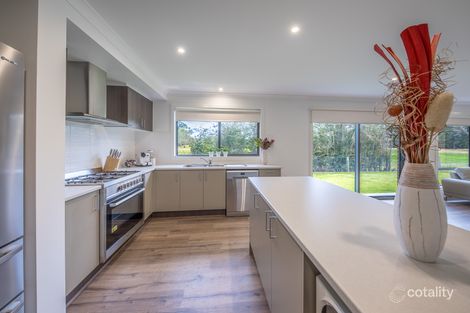 Property photo of 31 Lauder Place Romsey VIC 3434