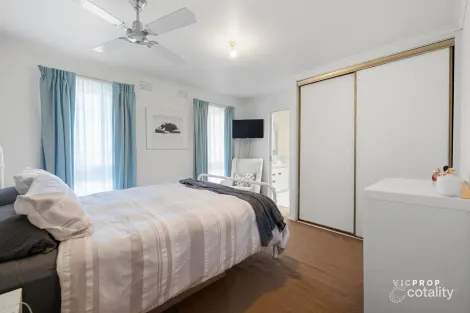 Property photo of 39 Folkstone Crescent Ferntree Gully VIC 3156