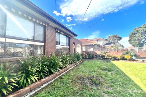 Property photo of 12 Revell Crescent St Albans VIC 3021