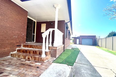 Property photo of 12 Revell Crescent St Albans VIC 3021