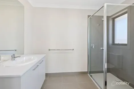 Property photo of 30 Invicta Drive Smythes Creek VIC 3351