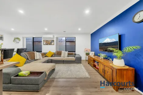 Property photo of 5 Stately Drive Cranbourne East VIC 3977