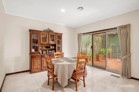 Property photo of 4 Glenlea Court Mill Park VIC 3082