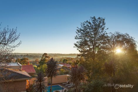 Property photo of 6 Vistaway Court Donvale VIC 3111