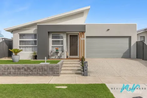 Property photo of 30 Miranda Crescent St Leonards VIC 3223