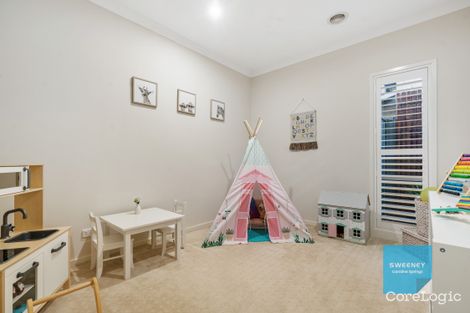 Property photo of 6 Scotsburn Place Caroline Springs VIC 3023