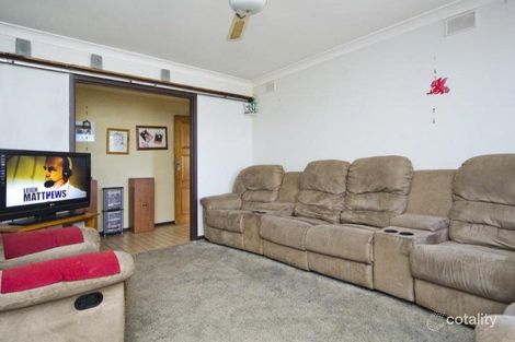 Property photo of 8 Edna Court Hackham SA 5163