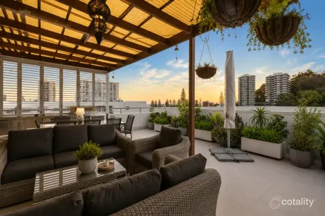 2072/1 Ocean St, Burleigh Heads, QLD 4220