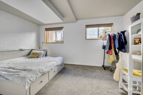 Property photo of 4 Inchcape Street Fairfield QLD 4103