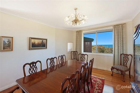 Property photo of 16 Seacliff Place Caves Beach NSW 2281