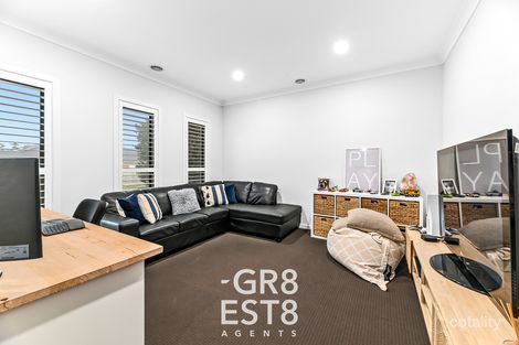 Property photo of 5 Ramsay Close Pakenham VIC 3810