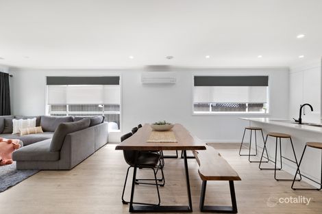 Property photo of 17 Stevenson Way Orange NSW 2800