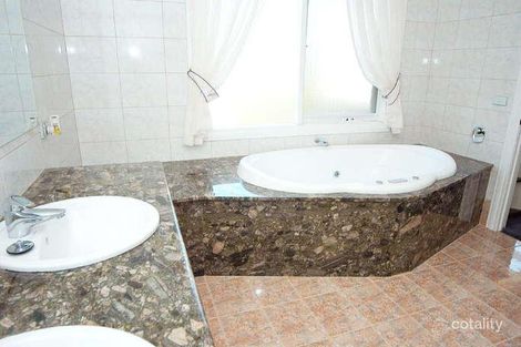 Property photo of 6 Holmes Way Glen Waverley VIC 3150