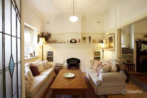 Property photo of 16 Eumeralla Road Caulfield South VIC 3162