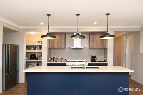 Property photo of 21 Houghton Crescent Eagle Point VIC 3878