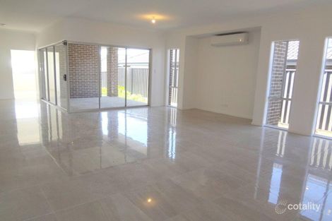 Property photo of 13 Milton Circuit Oran Park NSW 2570