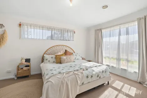 Property photo of 133 Eureka Drive Manor Lakes VIC 3024