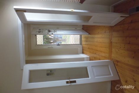 Property photo of 4 Daisy Street Newtown VIC 3220