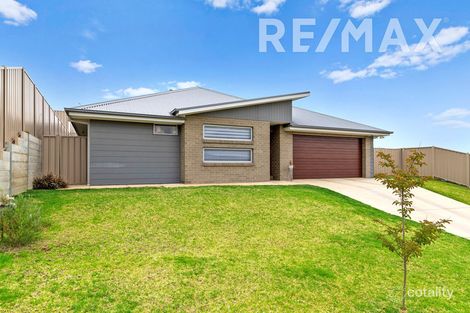2/2 Exford Loop, Bourkelands, NSW 2650