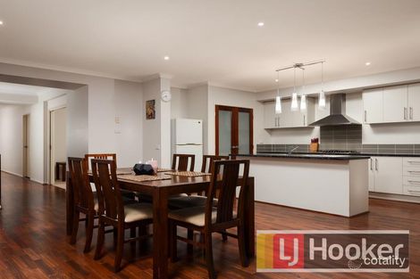 Property photo of 2 Challenger Circuit Cranbourne East VIC 3977