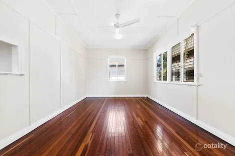 Property photo of 123 Wynnum North Road Wynnum QLD 4178