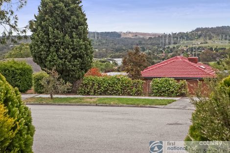 Property photo of 11 Heatherdew Close Endeavour Hills VIC 3802