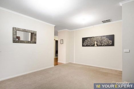 Property photo of 43 Edrington Park Drive Berwick VIC 3806