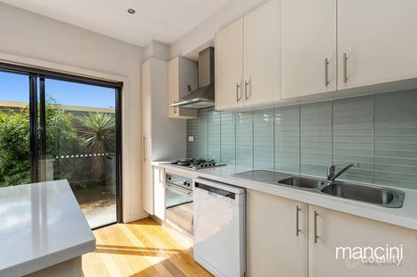 Property photo of 2/28 Millers Road Brooklyn VIC 3012