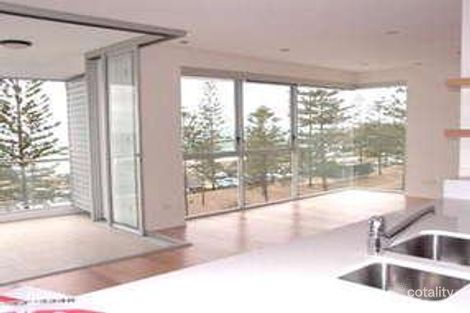 Property photo of 4/4 Kratzmann Avenue Miami QLD 4220