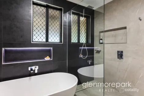 Property photo of 23 Valleyview Crescent Werrington Downs NSW 2747