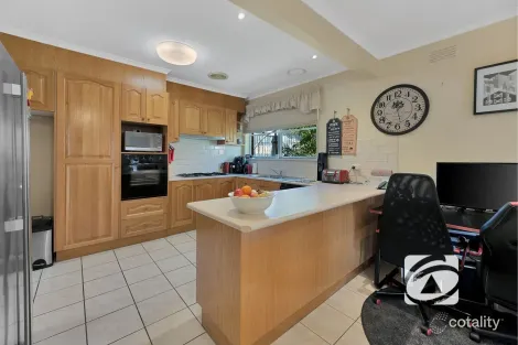 Property photo of 4 Hovea Court Mount Waverley VIC 3149