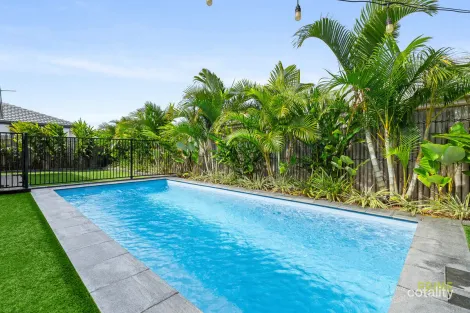Property photo of 16 Oceanblue Boulevard Pialba QLD 4655