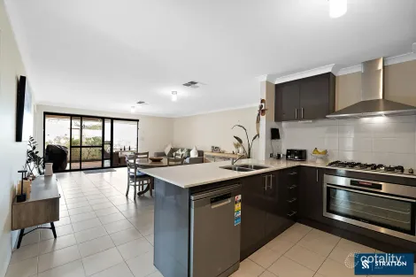 Property photo of 2 Frankenia Turn Success WA 6164