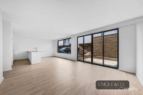 Property photo of 2/228 Duncans Road Werribee VIC 3030