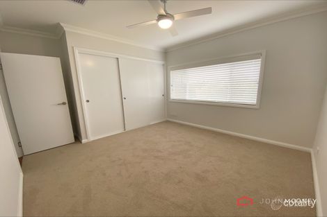 Property photo of 52 Warrawong Street Kooringal NSW 2650