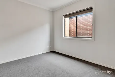 Property photo of 33 Winscombe Road Werribee VIC 3030