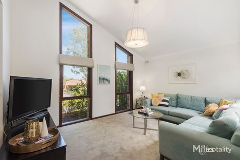 Property photo of 32 Wendover Place Yallambie VIC 3085