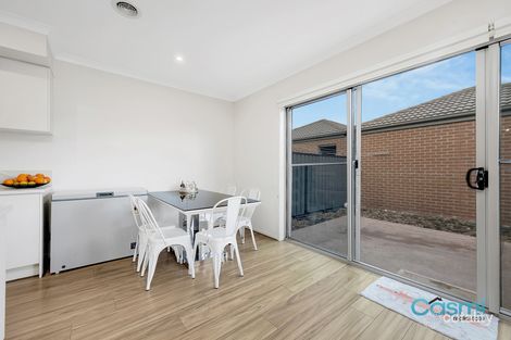 Property photo of 13 Sandwood Place Craigieburn VIC 3064