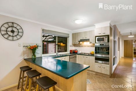 Property photo of 11 Versailles Place Narre Warren VIC 3805