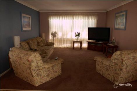 Property photo of 10 Eva Place Glenfield NSW 2167