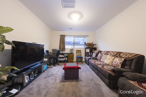 Property photo of 28 Stoneleigh Road Cranbourne North VIC 3977